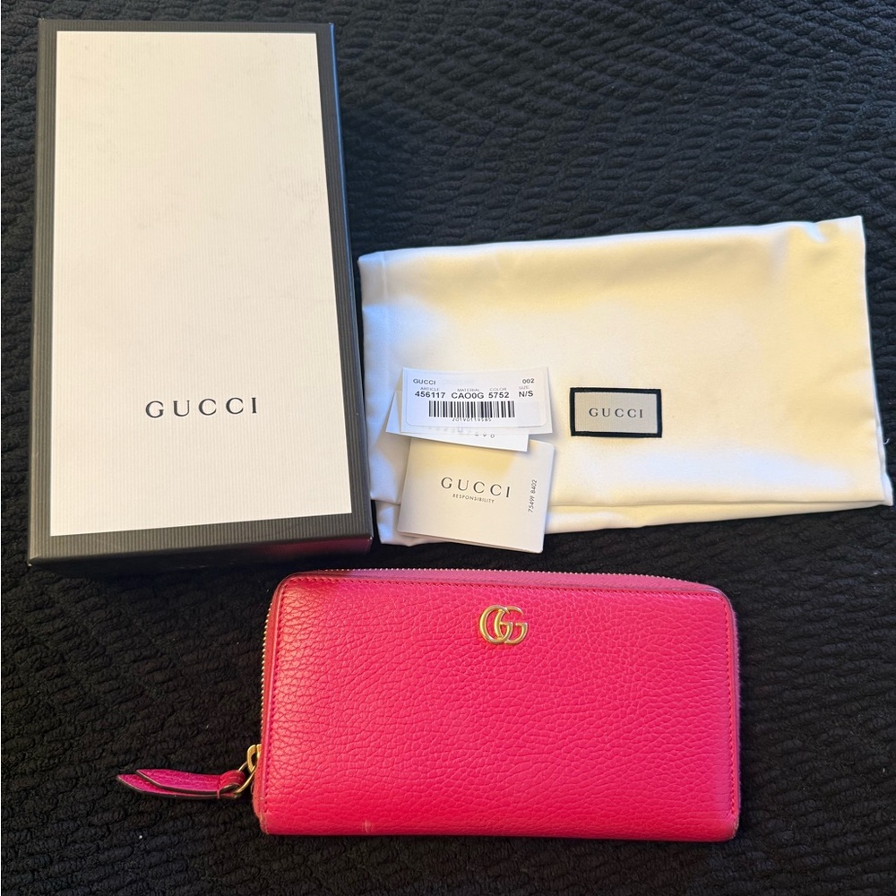 Gucci GG Marmont Zip Wallet
